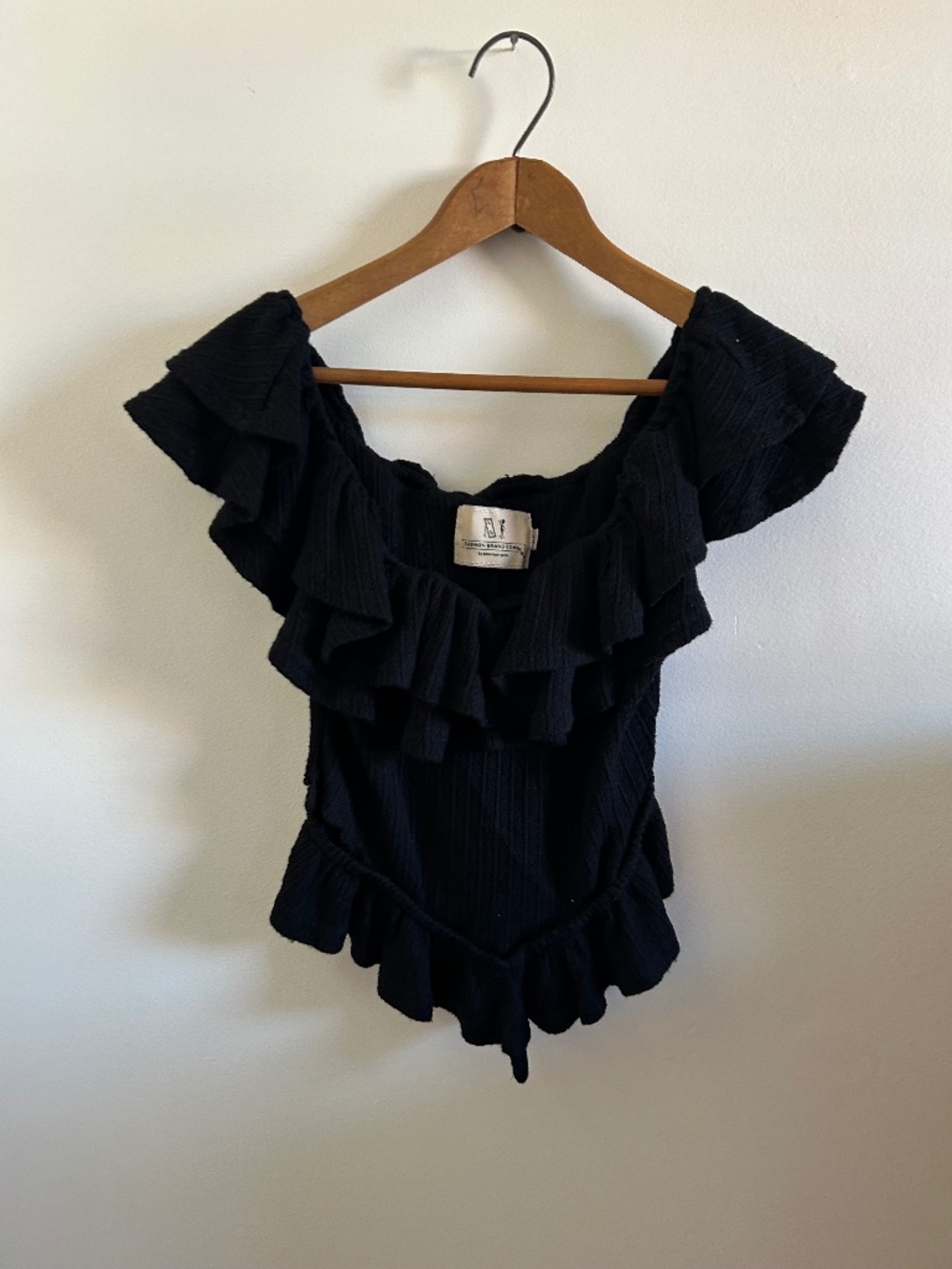 Fashion Brand Company Black Ruffle Top – Size M